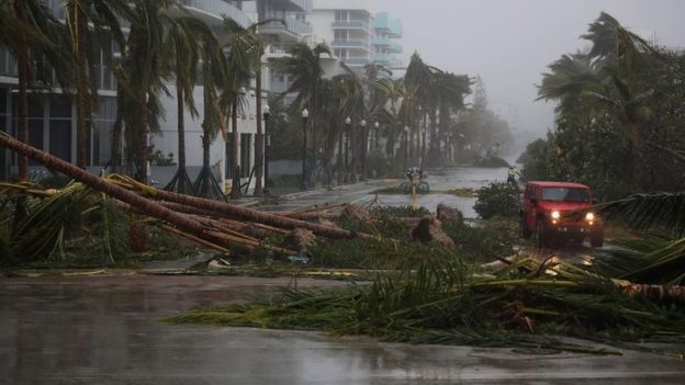 Bão[-]Irma[-]trút[-]cơn[-]thịnh[-]nộ[-]xuống[-]Florida